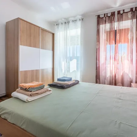 Kuca Za Odmor Mica 度假居 *