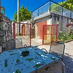 Kuca Za Odmor Mica Дом отдыха Grizane-Belgrad